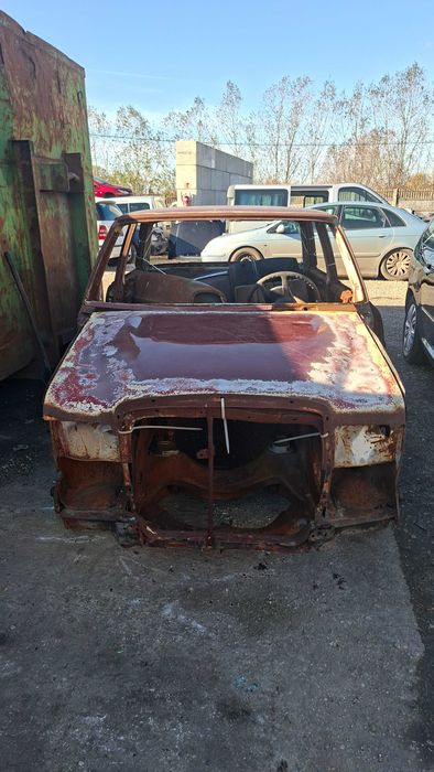 Mercedes W114 / 115 Pchacz na części