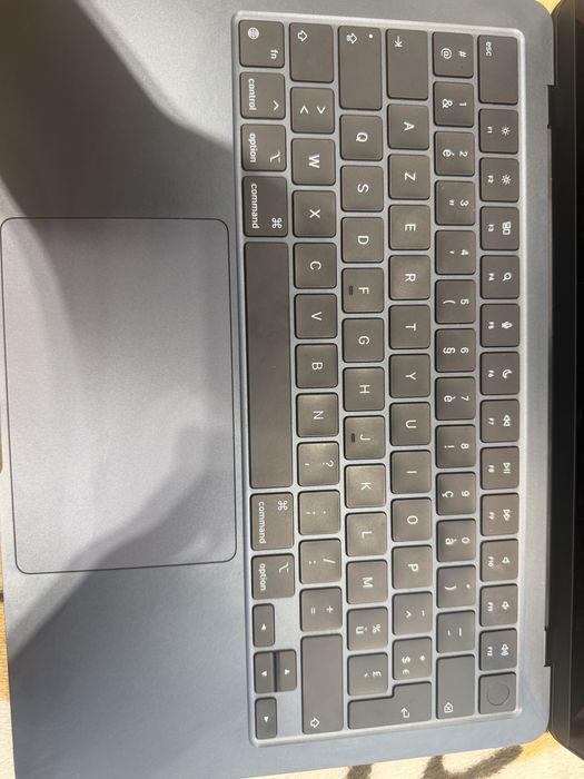 MacBook M2 AIR Midnight