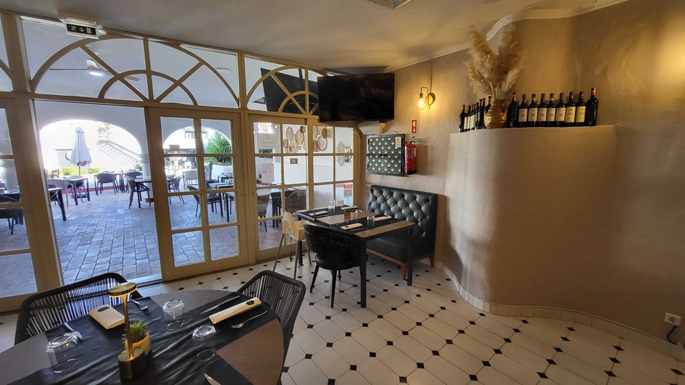Restaurante Italiano Renovado em Carvoeiro