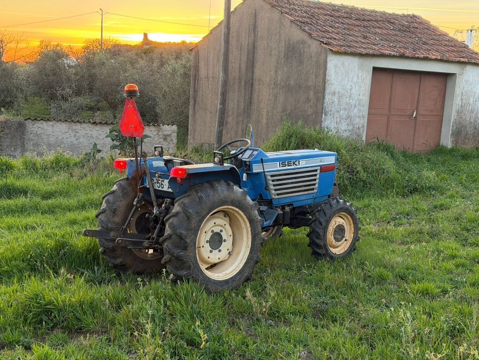 Trator Iseki 4270