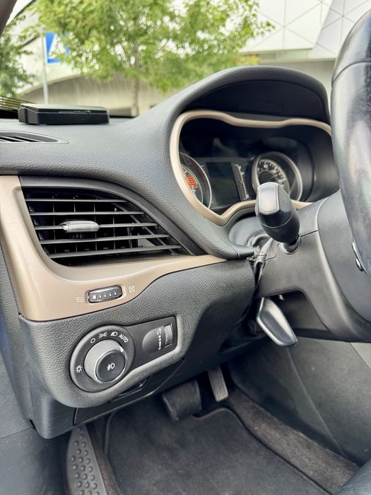 Jeep Cherokee 2017 p