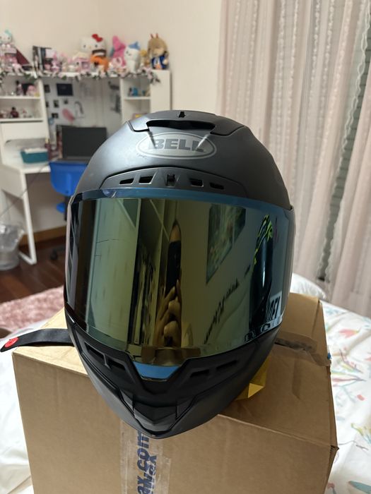 Capacete bell praticamente novo