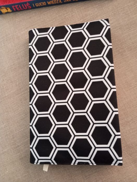 Otulacz na książki. Etui. Okładka.