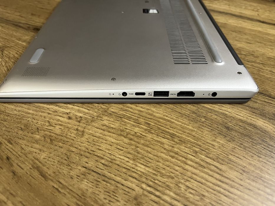 Lenovo IdeaPad i5-8gen/8Ram/256Ssd