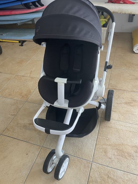 Carrinho de bebé quinny mood