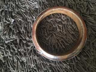 pulseira em madeira pintada a mao