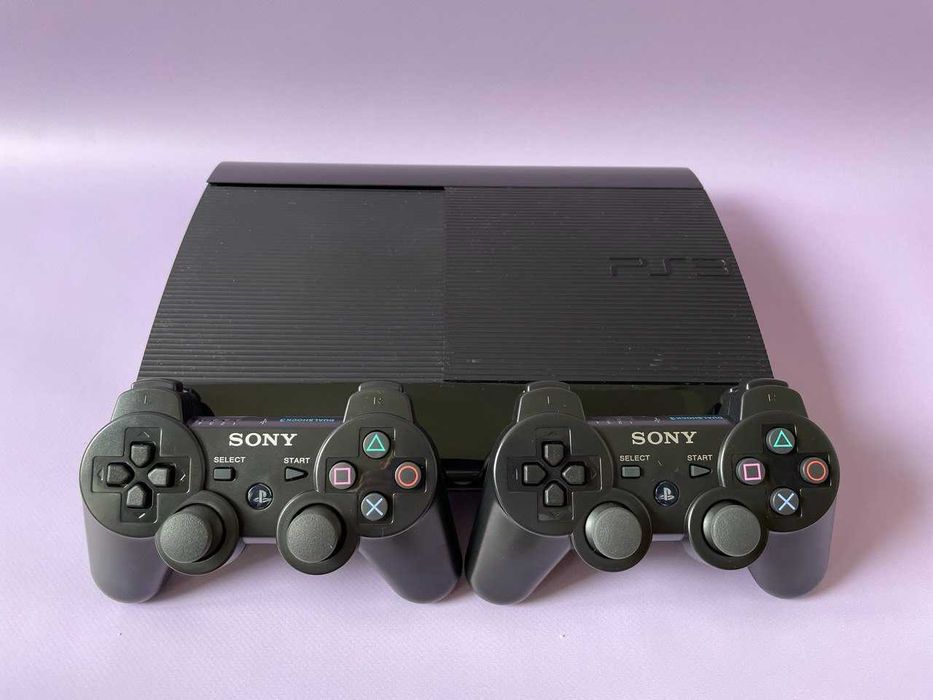 Playstation 3 Super Slim 500 GB + 50 ігор, Два джойстикa