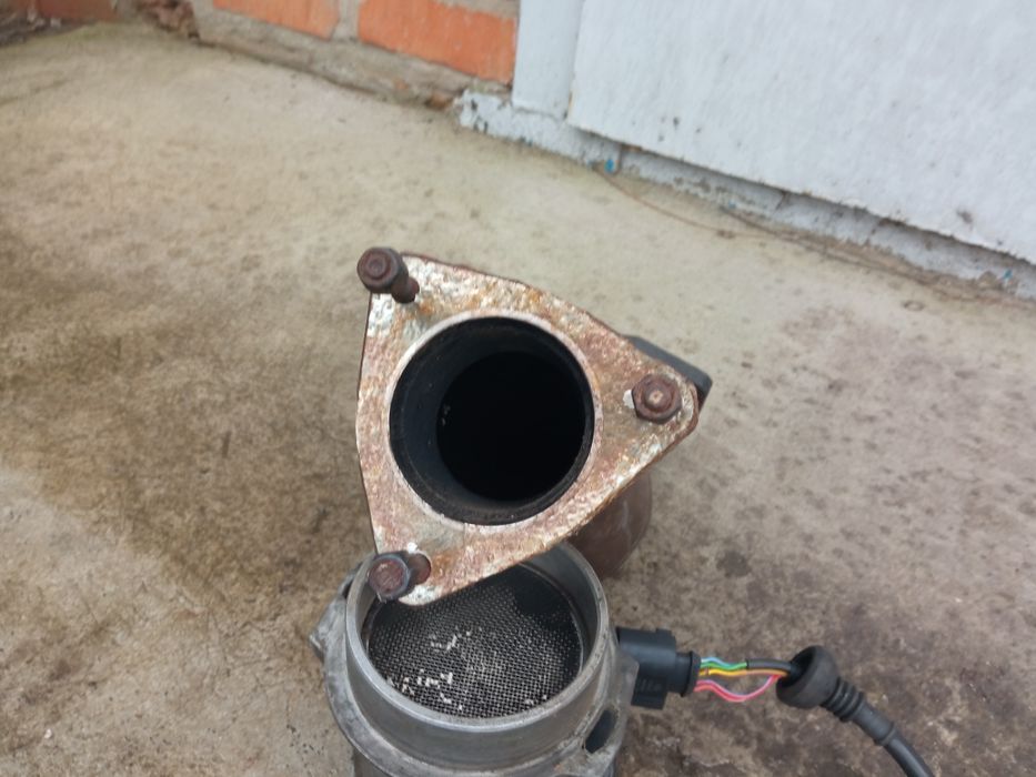 Имею на продажу з части б у Ауди а6 с5