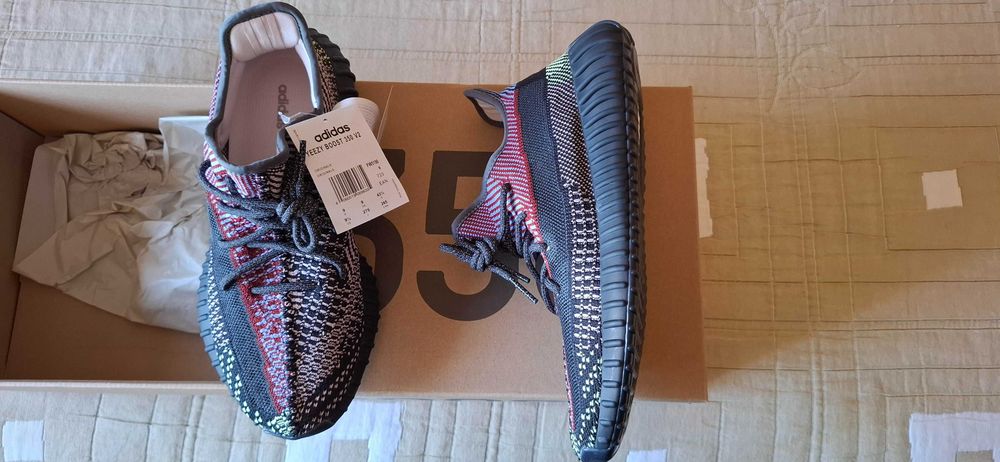 Yeezy Boost 350 V2 Yeachel - Tamanho 43