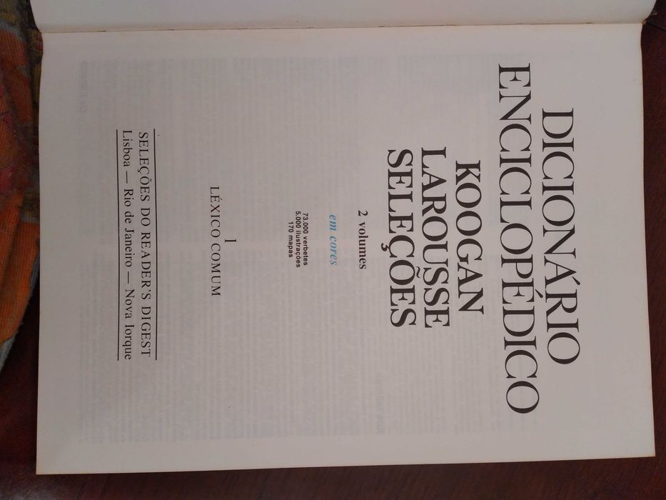 Dicionário Enciclopédico Koogan Larousse, três volumes