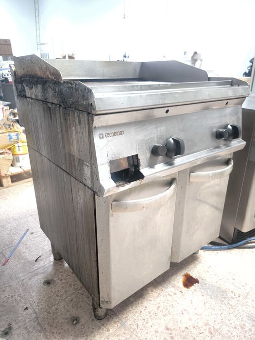 Grelha e chapa a gás restaurante