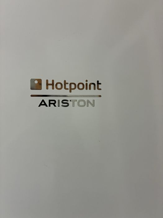 Frigorífico Combinado Hotpoint Ariston (300L) – A funcionar a 100%