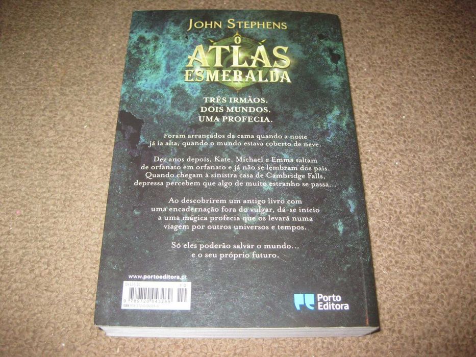 Livro "O Atlas Esmeralda" de John Stephens