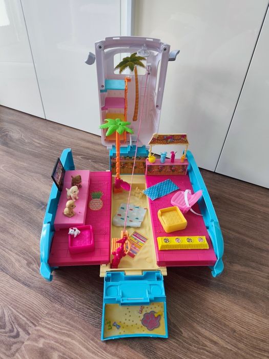 Wakacyjny kamper Barbie