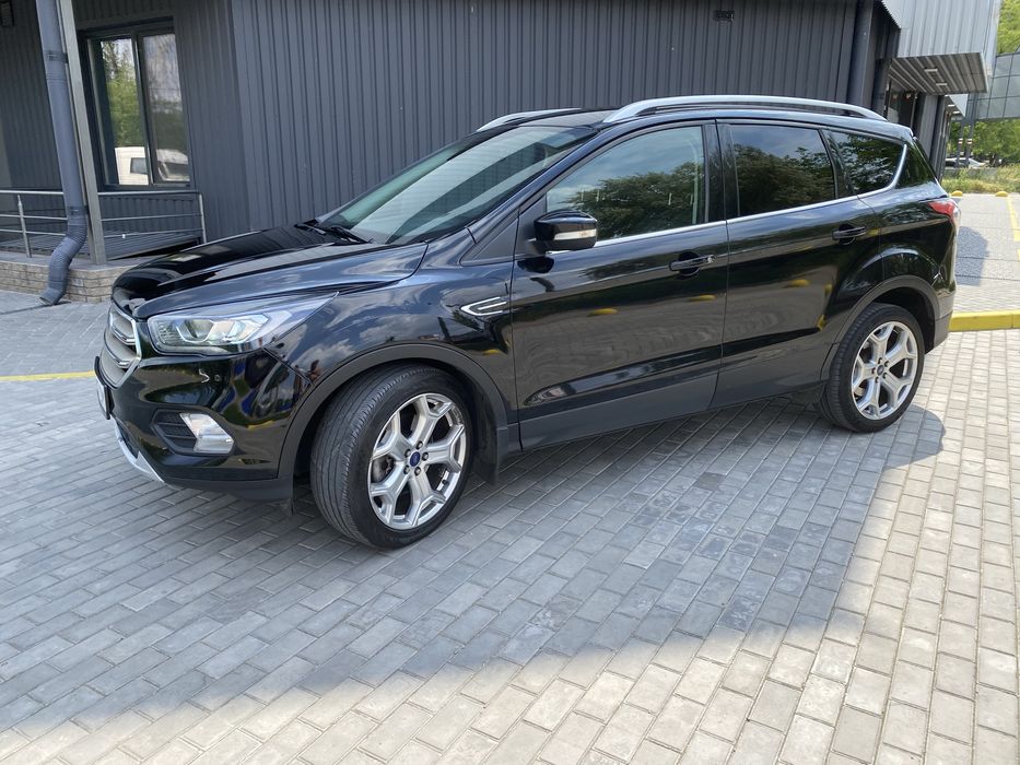 Продам Ford Escape Titanium 2017