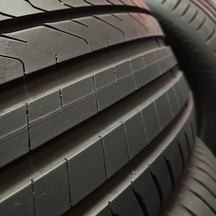 255/45/19 Sprzedam komplet opon letnich Pirelli