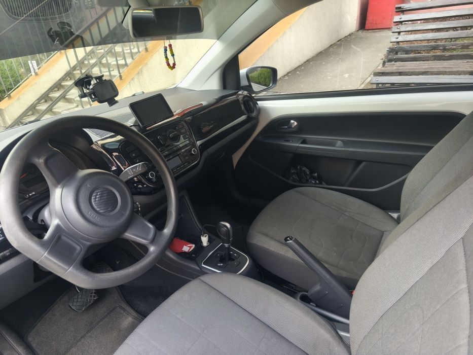 Volkswagen up!  Стильний, компактний, економний, надійний автомобіль