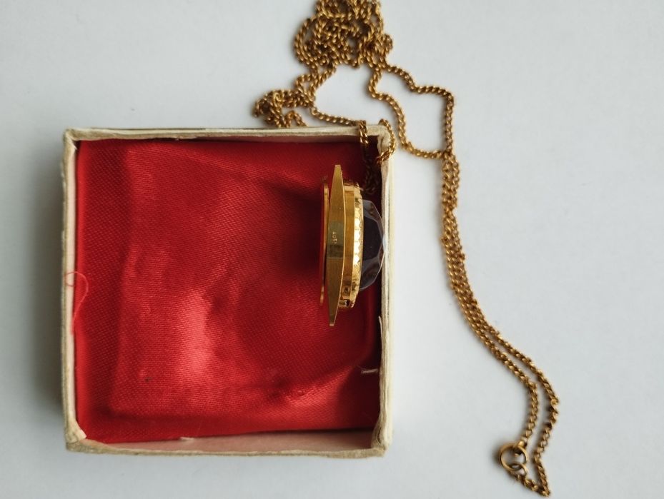 Часы кулон женские "Заря"