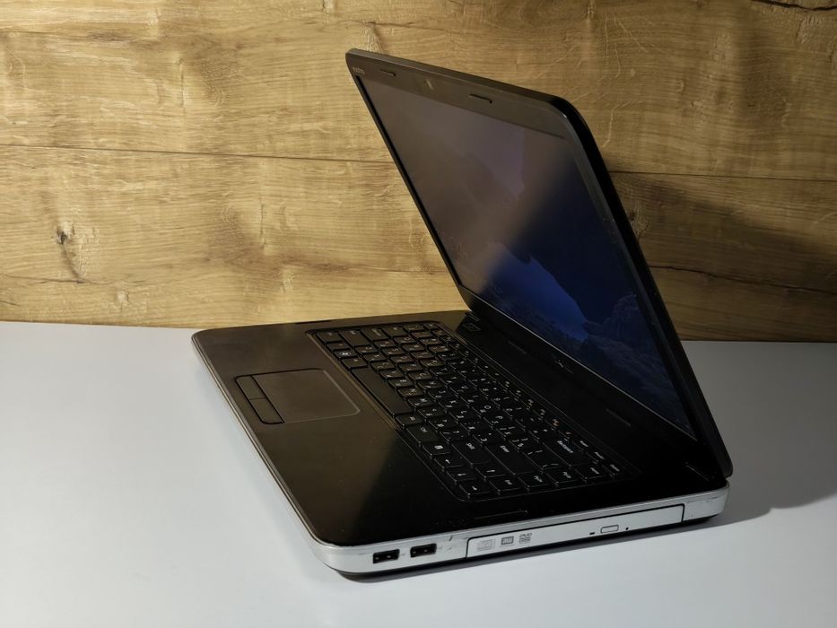 Абсолютно справний і супернадійний ноутбук DELL 15.6"/Intel /8  ОЗП/SSD/нова батарея