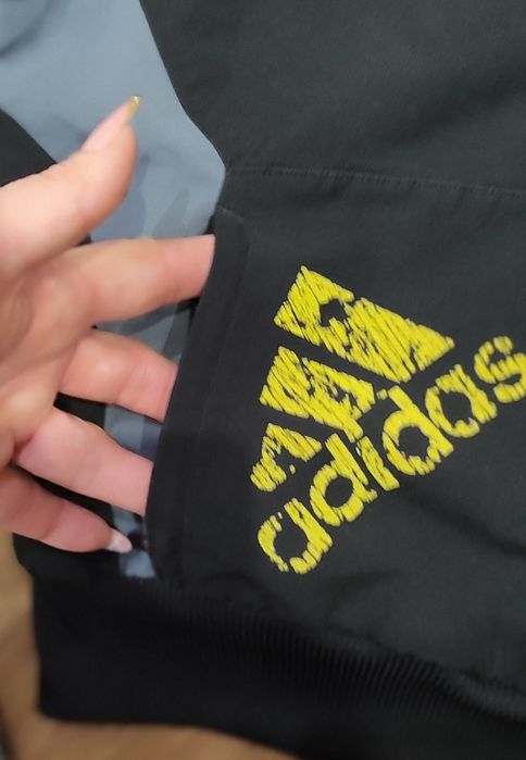 Вітровка"Adidas" 128 р.