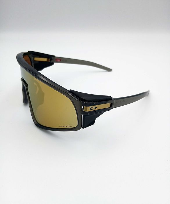Okulary przeciwsłoneczne Oakley Latch Panel Grey Smoke