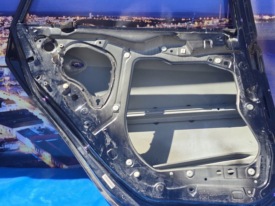 Porta traseira esquerda Mazda 6 2009-1012 EPC OEM