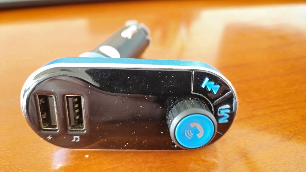 FM-05BT Transmiter samochodowy