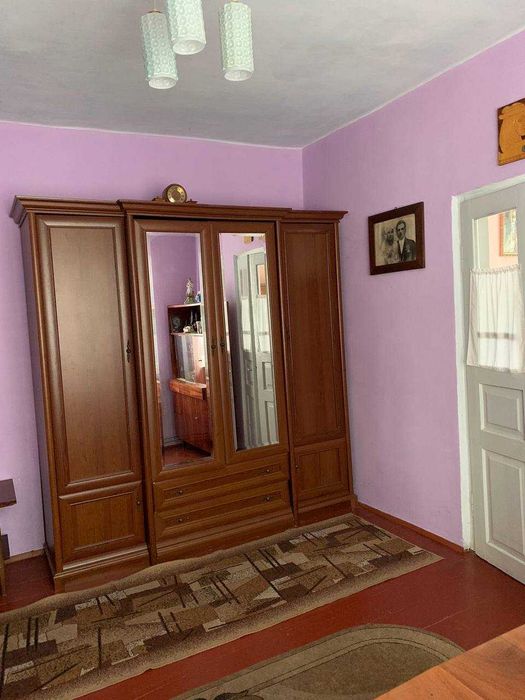 Продаж будинку з гаражем