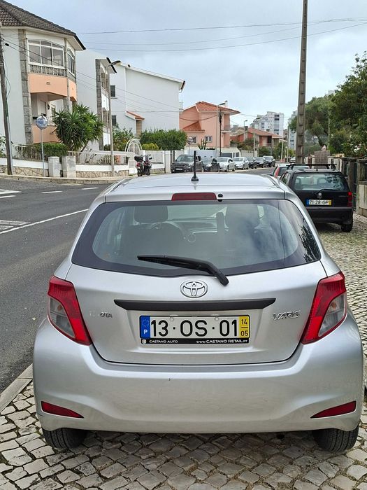 Toyota Yaris 1.0 VVTI ACTIVE + AC (Gasolina)