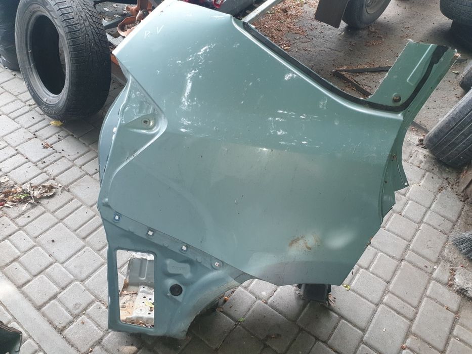 Четверть крыло задняя правая Toyota Prius V 6160147111