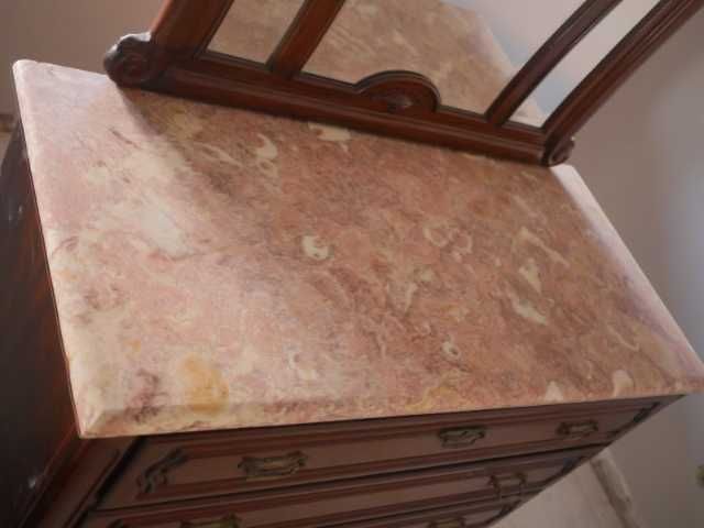 Conjunto de Quarto Clássico com Tampos em Mármore (3 peças)