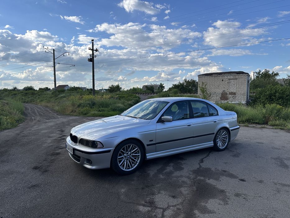 Продам BMW e39 523i