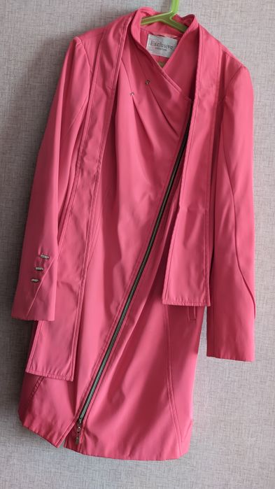 Плащ, коралового кольору,розмір 44-46