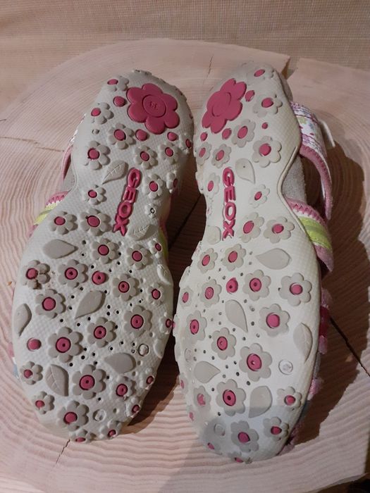 Sandały dziewczęce firmy GEOX rozmiar 33