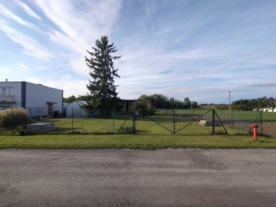 Duża działka z rozpoczętą budową domu w Jaksicach