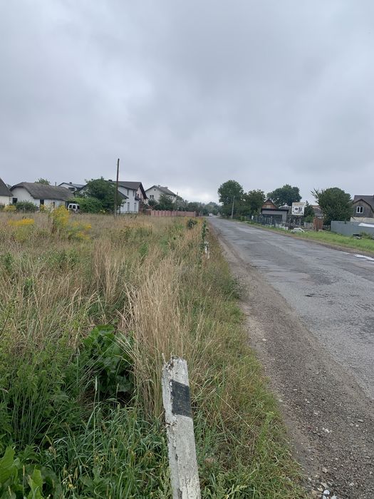 Продам земельну ділянку в першому ряді