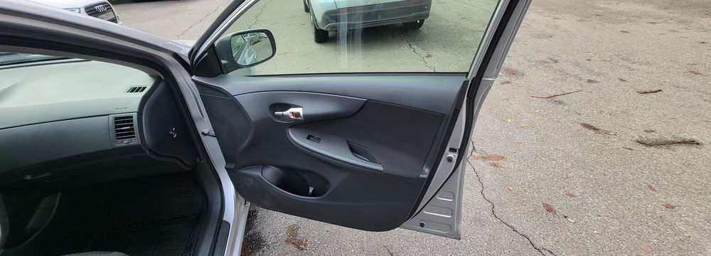 Продам автомобіль Toyota Corolla