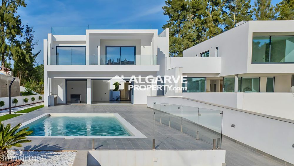 Moradia Moderna V3 em Vilamoura, Algarve – Perto da Marina e da Praia