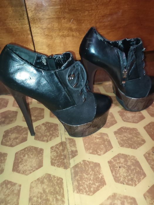 Туфлі жіночі, лабутени на високому каблучку