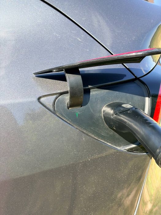 Автомобіль Tesla