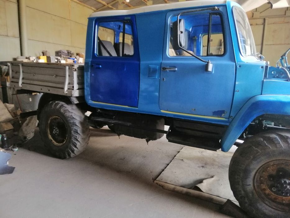 Грузопасажирський автомобіль