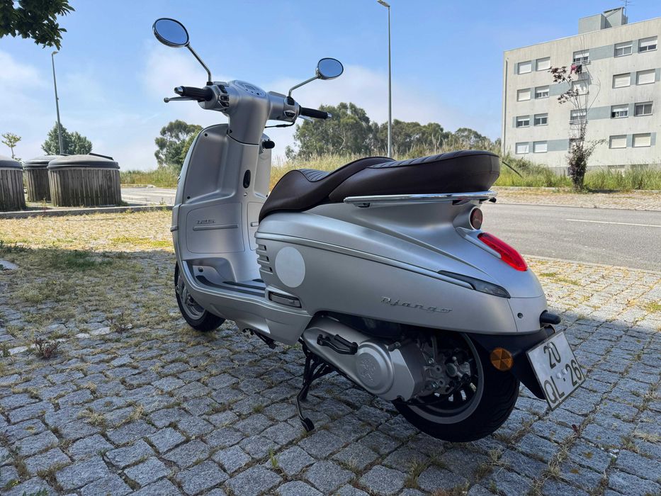 Scooter Peugeot Django 125