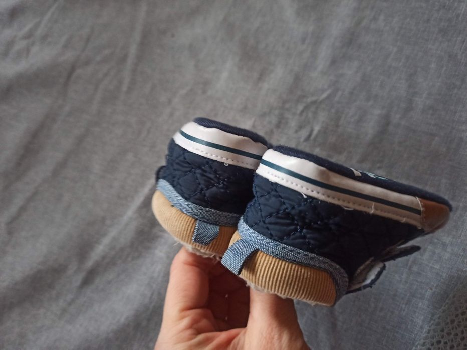 Buciki niemowlęce Primark na rzep