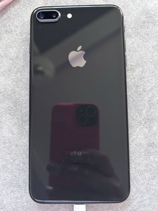 Sprzedam Iphone 8 plus