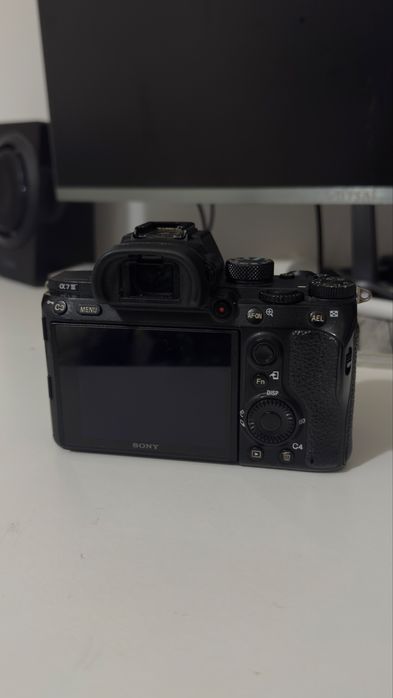 Sony a7III corpo como nova
