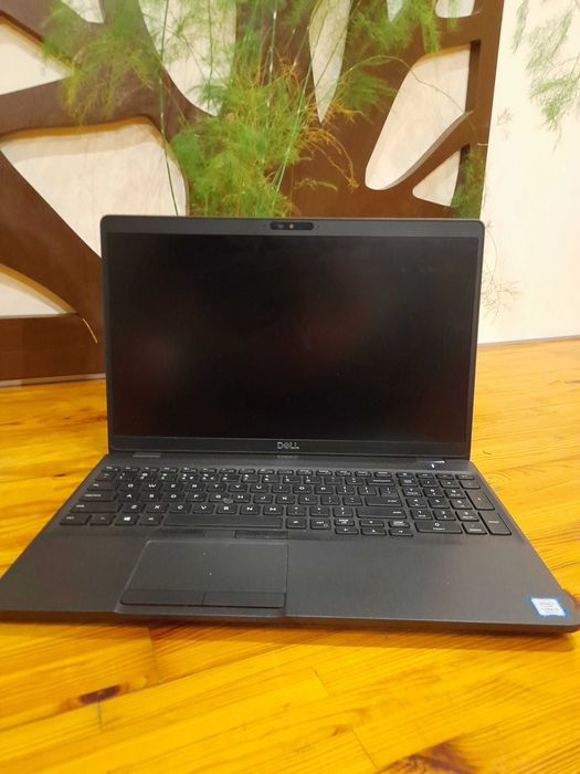 Laptop DELL latitude 5500, 240 gb ssd, 16 gb ram, intel i5 8gen