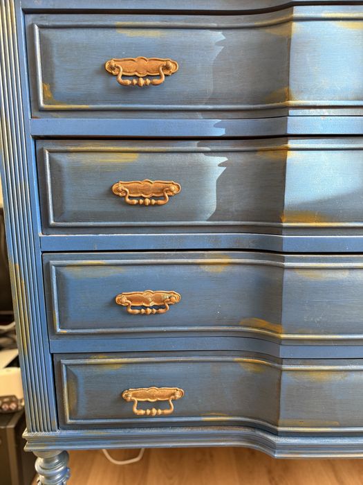 Comoda com 4 gavetões