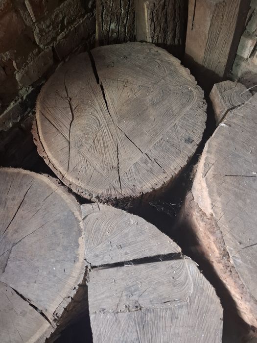 Дуб сухий    кругляком