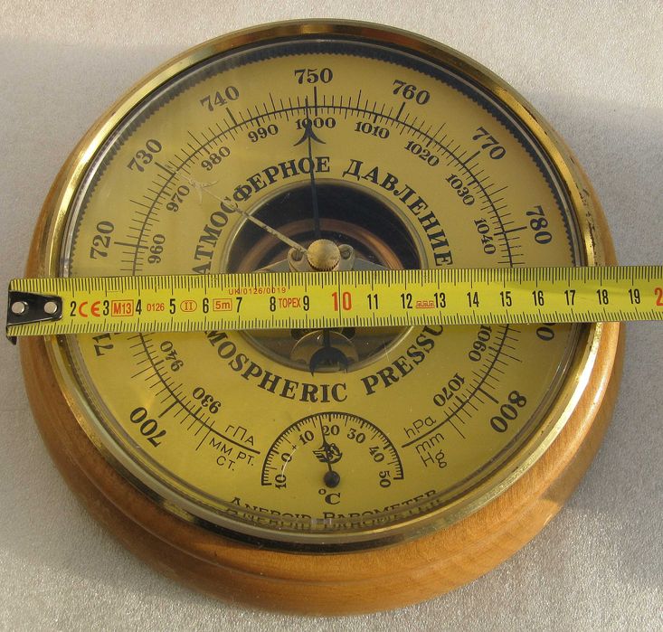 Барометр-анероид  с термометром УТЁС.