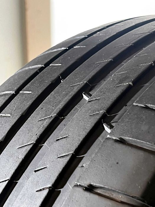 Pneus Michelin Pilot Sport 4 (Tesla) - 235/45/18 - Excelentes